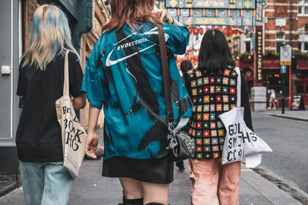 中小企业选择代理记账与专职会计的成本对比及服务差异分析